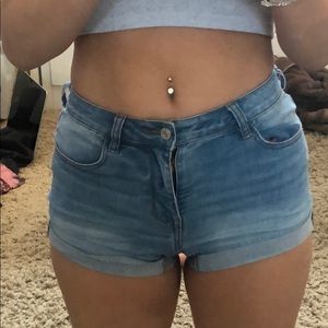 Pacsun super stretch shorty size 26